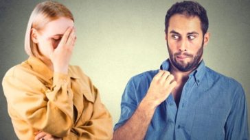 10 Subtle Signs Someone Is Uncomfortable Around You