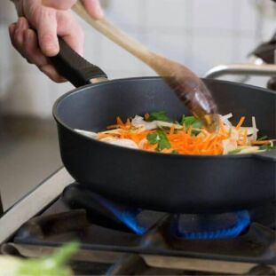 What Color Should You Dye Your Hair Based On Your Personality (26) (1) Cooking