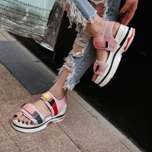 We Know How Cheugy You Are. Do You Take The Test! (16) (1) Tie between sneakers and sandals