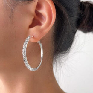 Dress Yourself As A Mom And We’ll Reveal Your Mom Aesthetic (13) (1) Sparkly hoops earrings