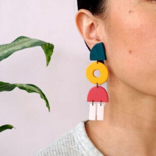 Dress Yourself As A Mom And We’ll Reveal Your Mom Aesthetic (18) (1) Funky shapes earrings