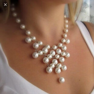 Pearl necklace Which Fictional Popular Blonde Girl Are You (3) (1)