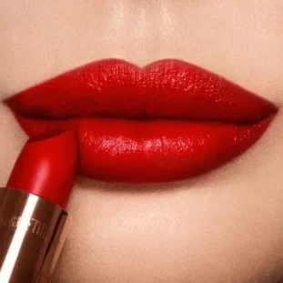 Are You a Makeup Minimalist or Maximalist Take This Quiz to Find Out! (1) Bold red or plum