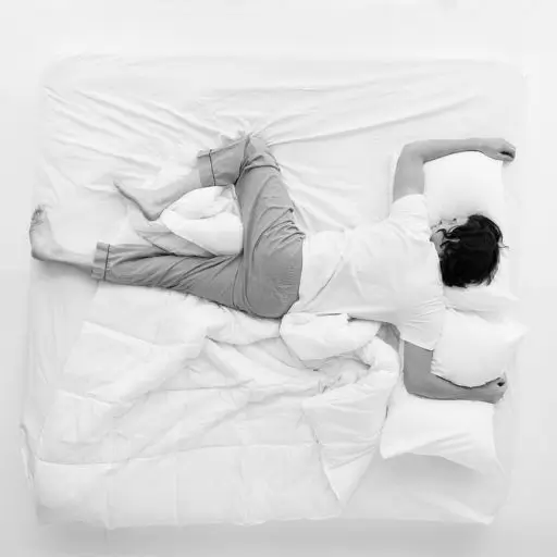 We Know Your Top Three Personality Traits Based On Your Sleep Habits (1) sleeping position