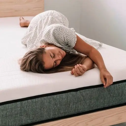 We Know Your Top Three Personality Traits Based On Your Sleep Habits (3) dream mattress