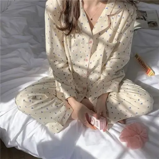 We Know Your Top Three Personality Traits Based On Your Sleep Habits (5) sleeping outfit pyjamas